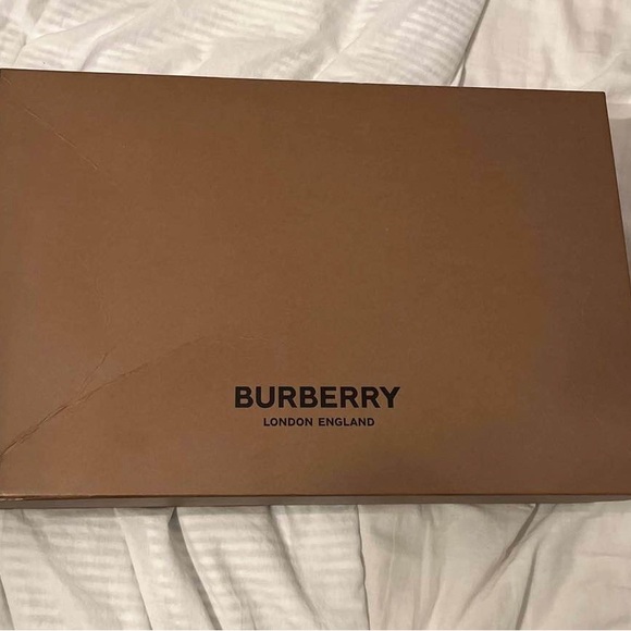 WMNS Burberry Strap Detail House Check and Rubber Rain boots Size 6 US - Picture 3 of 3